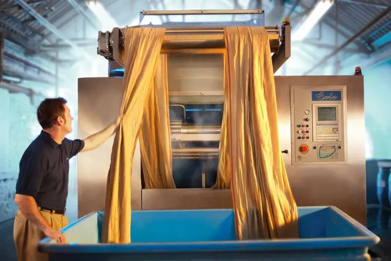 کارخانه رنگرزی پارچه